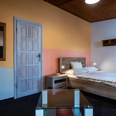 ゲストハウス Via Mara 3*